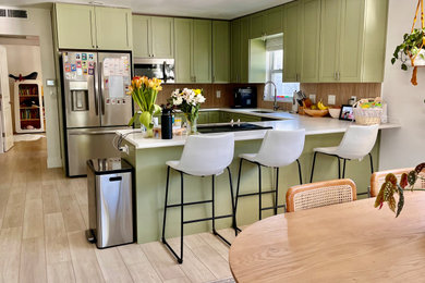 Design ideas for a midcentury kitchen in Tampa.