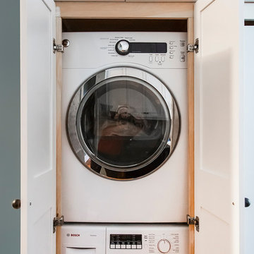 Convenient Washer/Dryer Location