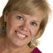 Lyn Luensmann's photo