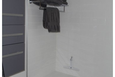 Minimalist home design photo in New Orleans