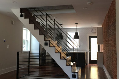 Idées déco pour un escalier classique de taille moyenne.