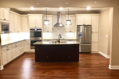 Kitchen - contemporary kitchen idea in Atlanta