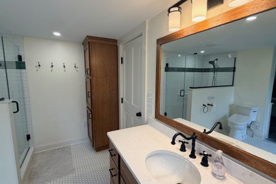 Bathroom - bathroom idea in New York