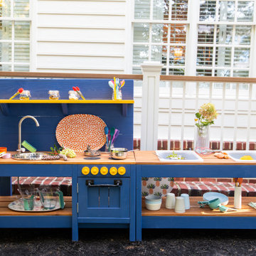 DC Backyard Playhouse and Outdoor Play Kitchen