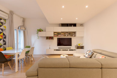 Design ideas for a scandinavian living room in Milan.