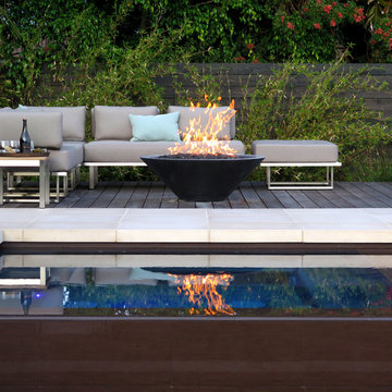 Modern garden on Crestfire feature, fire pit , fire element, fireplace , fire bo