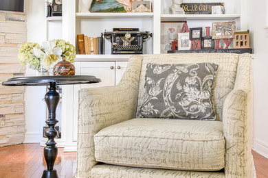 Example of a mountain style living room design in Toronto