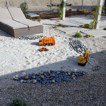 Sandy beach garden