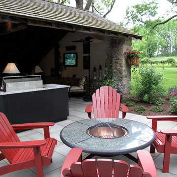 Converted Barn Indoor/Outdoor Entertainment Space