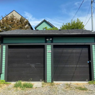 Residential roll up garage doors