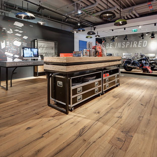 This is an example of a retro home cinema in Amsterdam.