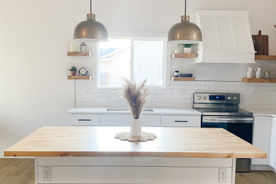 Arts and crafts kitchen photo in Boise