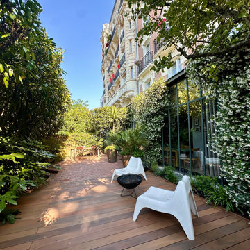 Terrasse en Composite IPE et Espace Détente avec Jasmins et Cabanon