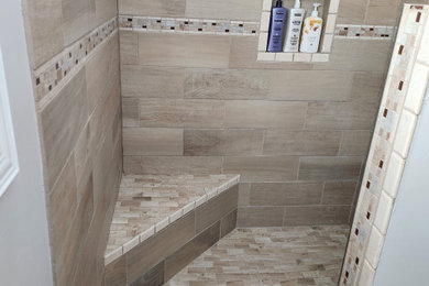 Example of a mid-sized transitional 3/4 bathroom design in Los Angeles