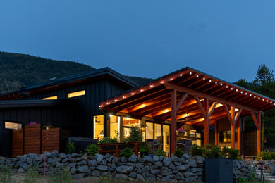 Trendy home design photo in Vancouver