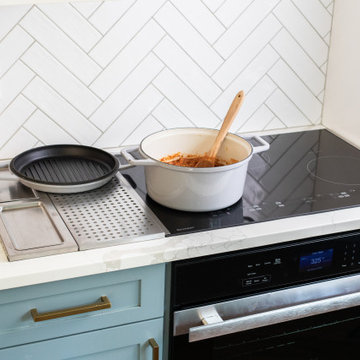 Sharp 30 in. Induction Cooktop with Side Accessories (SCH3043GB)