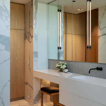 Lin House - Bathroom