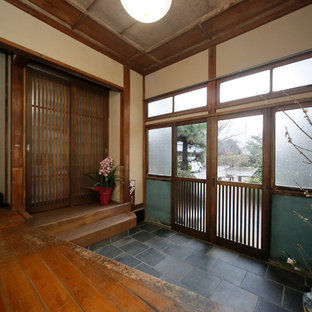 他の地域の和風のおしゃれな玄関の写真