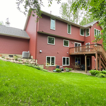 Norandex Cedar Knolls- Vinyl Siding- Firebrick Red