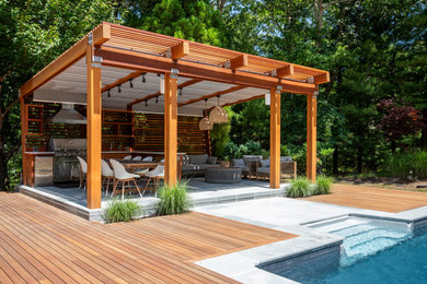 Photo of a contemporary deck in New York.