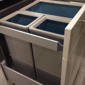 Poggenpohl Interior Waste Bins