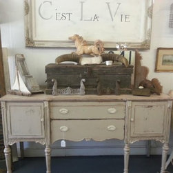 Rusty N'Chippy's Vintage Boutique - Home Decor