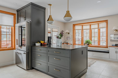 Kitchen - kitchen idea in Montreal