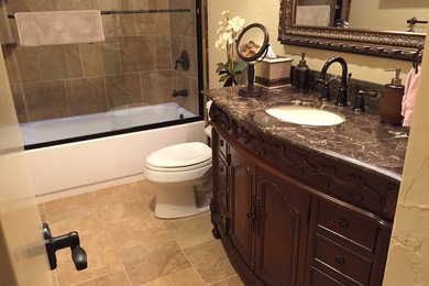 Transitional bathroom photo in Dallas