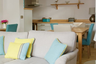 Photo of a contemporary living room in Devon.