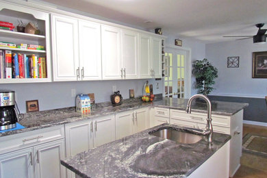 Kitchen photo in Bridgeport