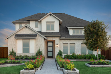 Example of an exterior home design in Houston