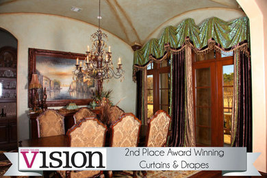 Example of a classic dining room design in Dallas