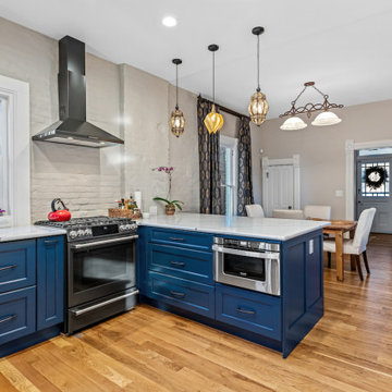 LATE 1800s VICTORIAN MAIN FLOOR REMODEL