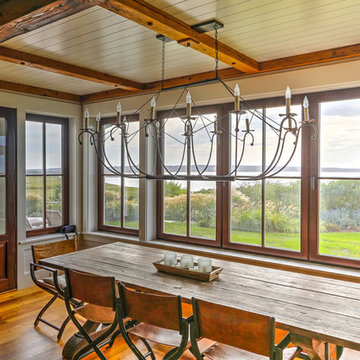 Casual dining overlooking the ocean