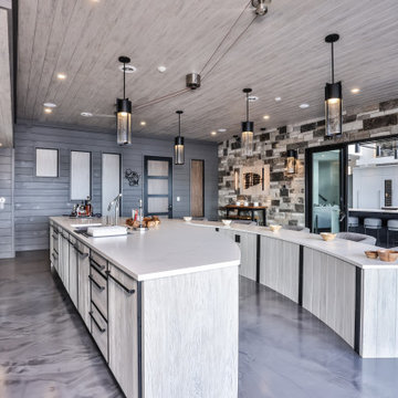 Modern Lake House - Indoor Grilling Area / Outdoor Kitchen