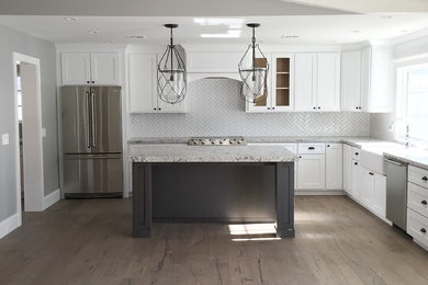 Kitchen - transitional kitchen idea in Phoenix