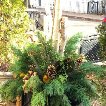 F'Amelia Restaurant Christmas Decorating of Enterance