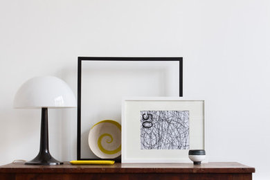 Trendy living room photo in Toronto