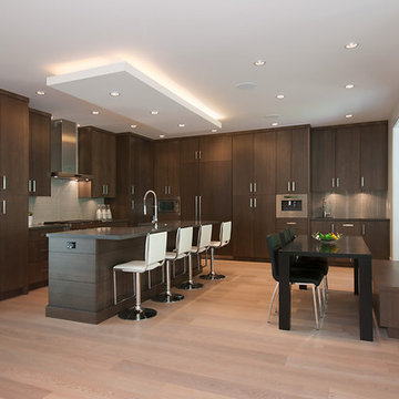 Sophisticated and Sleek Kitchen & Bar