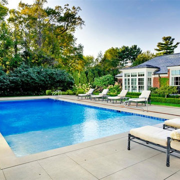 Lake Forest, IL Swimming Pool with Massive Thermal Shelf