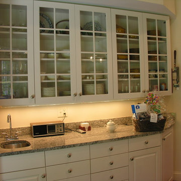 Traditional Green Kitchen
