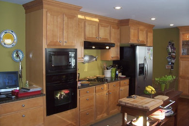 Example of a classic home design design in Chicago