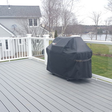 Composite Deck with Glass Railings
