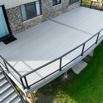 Curved Cable railing and Elevated Deck