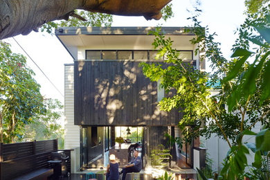 This is an example of a contemporary two-storey exterior in Brisbane.