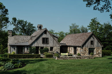 Farmhouse exterior home photo in Bridgeport