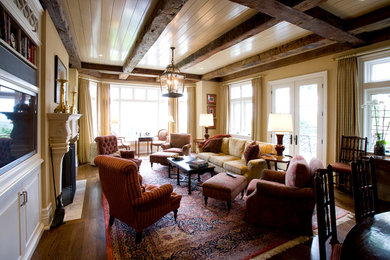Inspiration for a timeless living room remodel in New York
