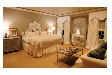 Example of a classic bedroom design in Houston