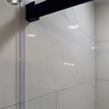 Modern Bathroom, Bold Accents