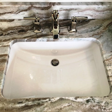 MASTER BATHROOM - Free Standing Tub / Crema Marfil Tile / White Reef Granite
